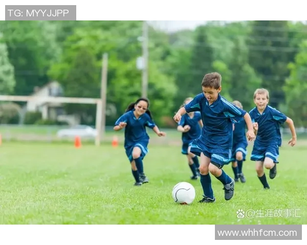 足球明星在绿茵场上带球瞬间展现的魅力与风采照片集